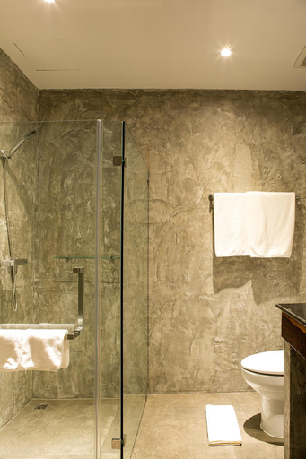 Bathroom 2, Phingphayla Photharam, Photharam