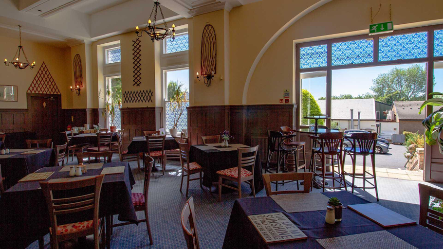 Food & Drinks 5, Devonshire House Hotel, Sefton