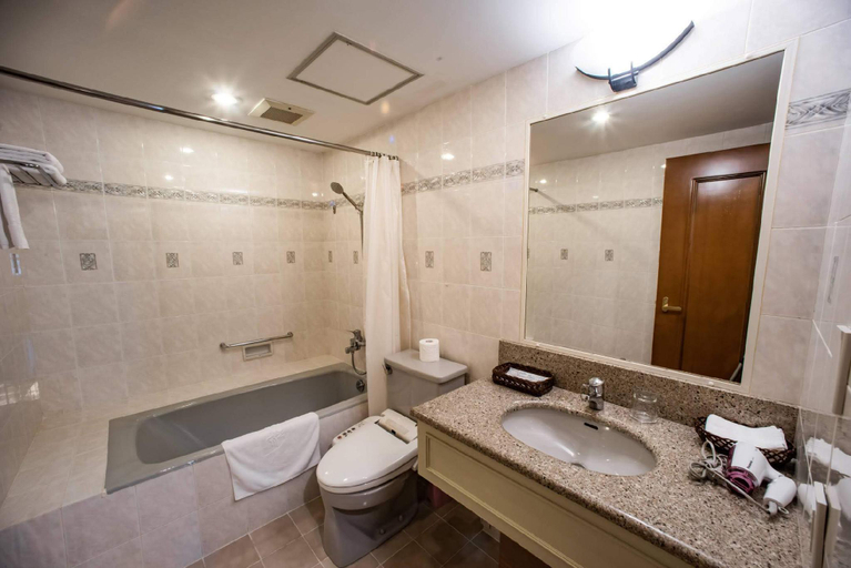 Bathroom, Saigon Court Serviced Apartment, Ho Chi Minh City
