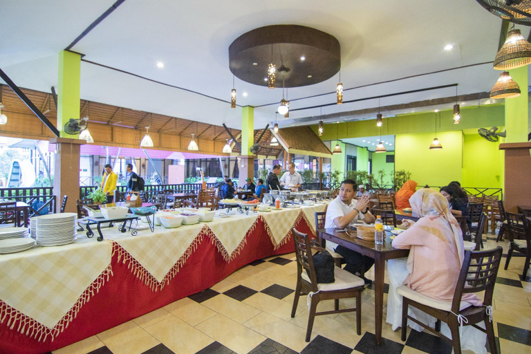 Food & Drinks 5, Phuphaya Resort Pattaya, Pattaya