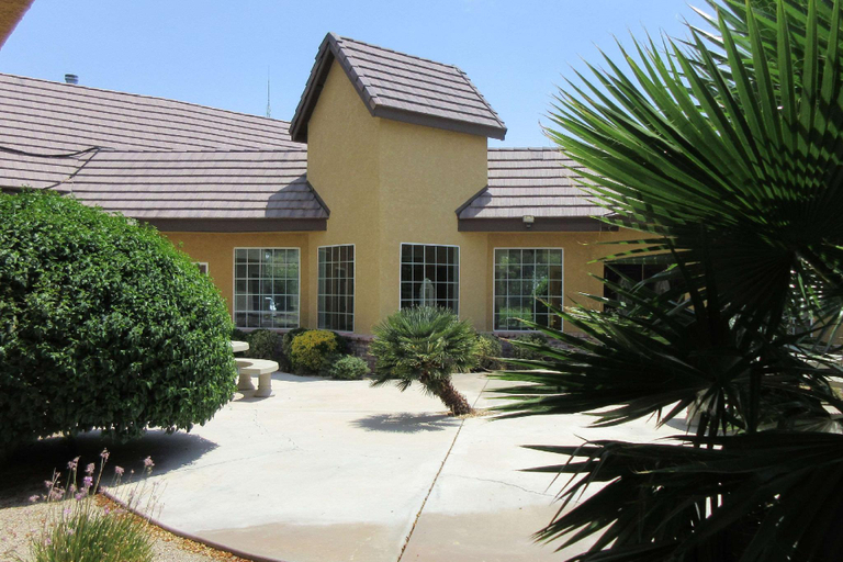 Exterior & Views 2, Comfort Inn & Suites Mojave, Kern