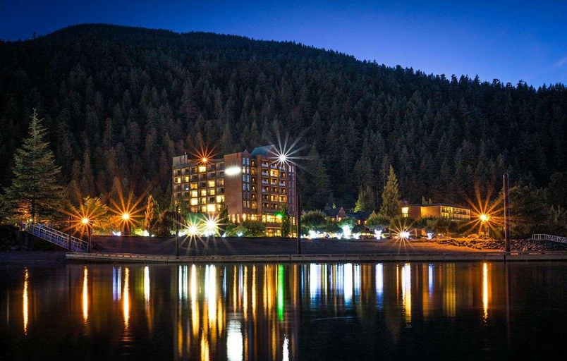 Exterior & Views, Harrison Hot Springs Resort & Spa, Fraser Valley