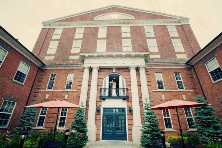 Exterior & Views