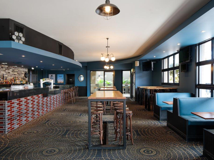 Public Area 2, The Lakes Hotel, Wyong - South and West