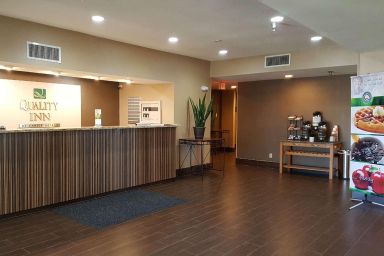 Public Area 2, Quality Inn Cameron, De Kalb