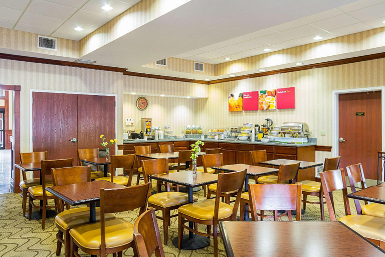 Food & Drinks 3, Comfort Suites Twinsburg, Summit