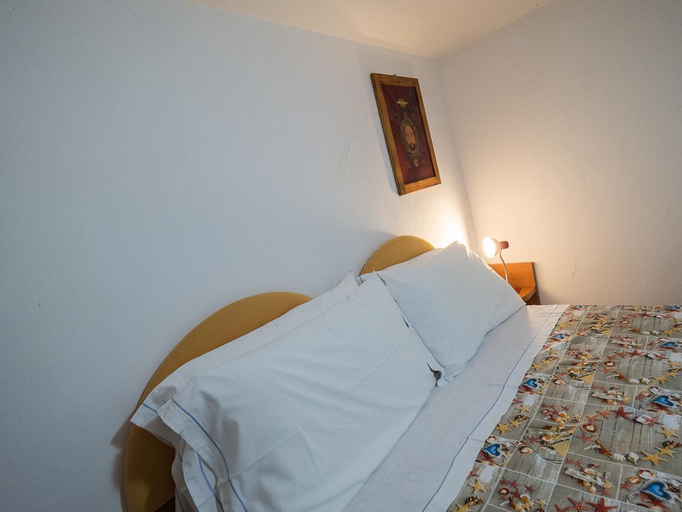Bedroom 2, Casa Pina Quiet Apartment, La Spezia