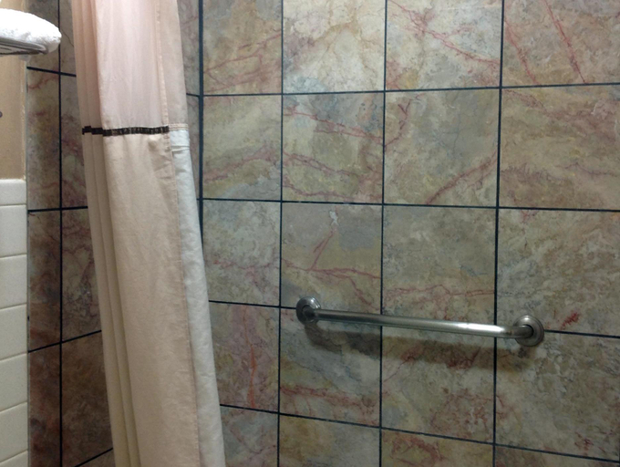 Bathroom 4, Americas Best Value Inn York, York