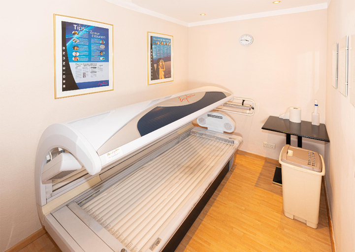 Bedroom, Hotel Central, Innsbruck Land