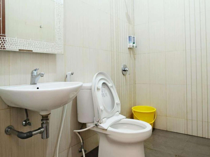 Bathroom 5, De Halimun Guest House, Bandung
