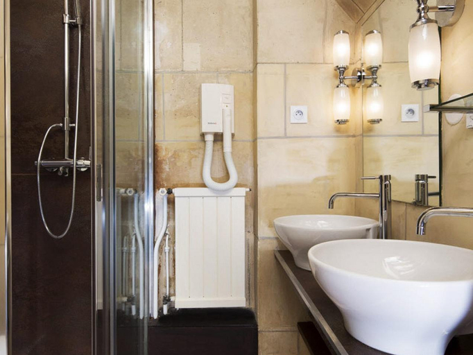 Bathroom 3, Hotel Saint Merry, Paris