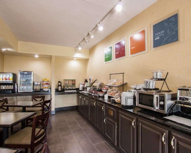 Food & Drinks 3, Quality Inn Hayti North, Pemiscot