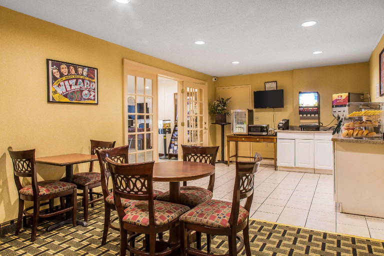 Others 5, Econo Lodge Milldale - Southington, Hartford