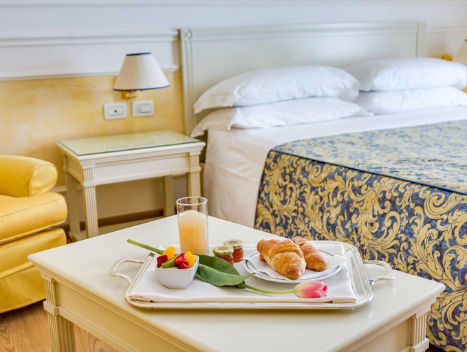 Bedroom 3, Hotel Continental Brescia, Brescia