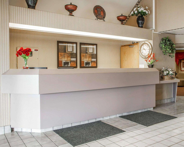 Public Area 3, Baymont Inn & Suites by Wyndham Mukwonago, Waukesha