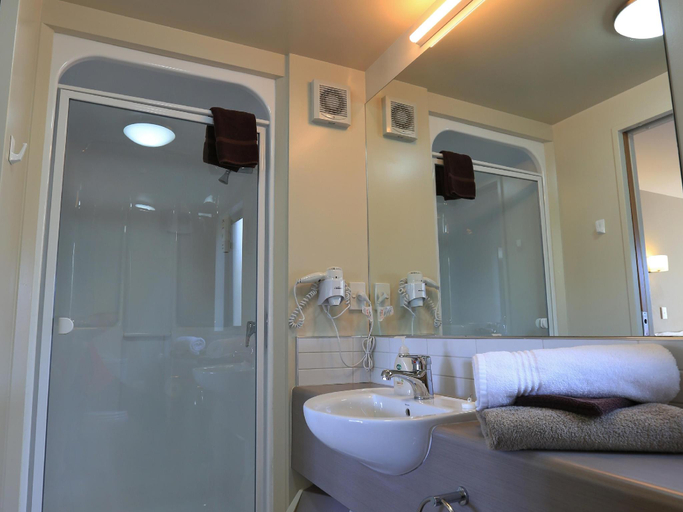 Bathroom 3, Bella Vista Fox Glacier Motel, Westland