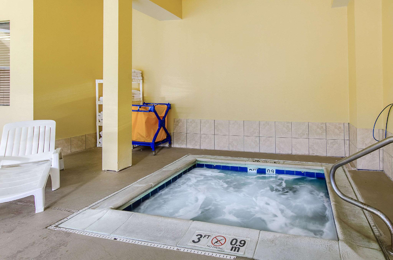 Bathroom 4, Comfort Suites Wytheville Area, Wythe