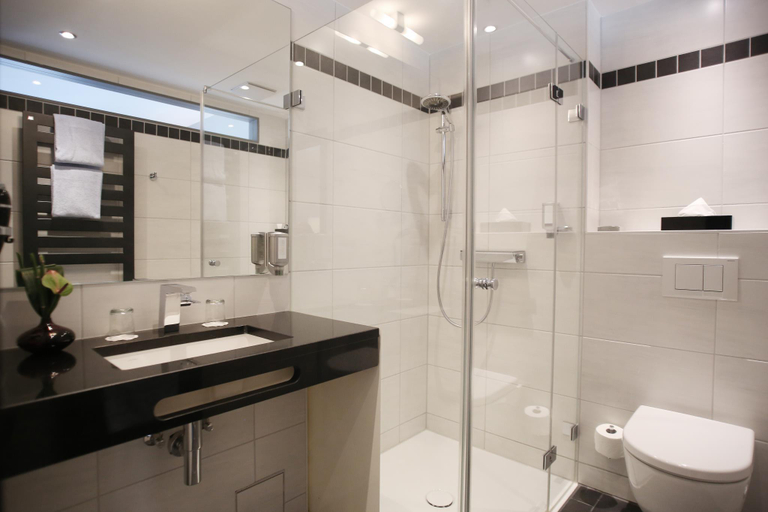 Bathroom 4, Schiller5 Hotel & Boardinghouse, München