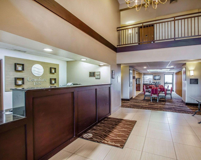 Public Area 2, Quality Inn Perryville I-55, Perry