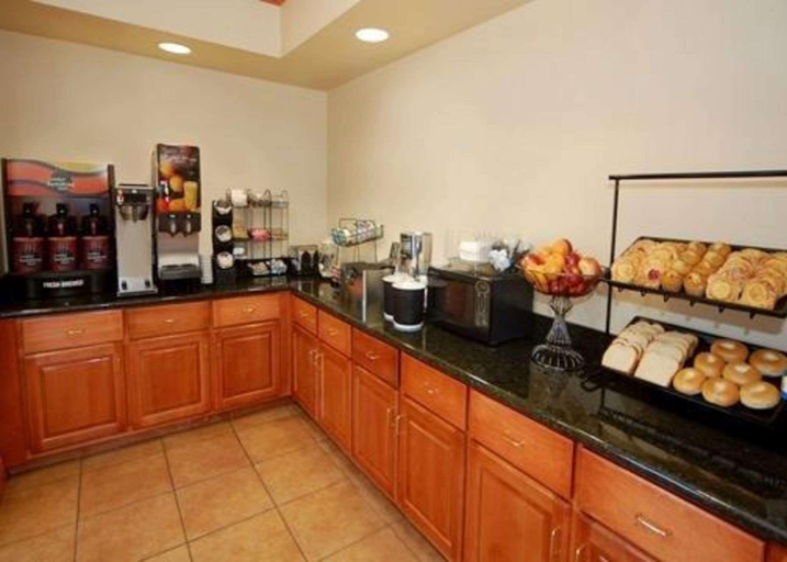 Food & Drinks 3, Comfort Inn & Suites Chipley I-10, Washington