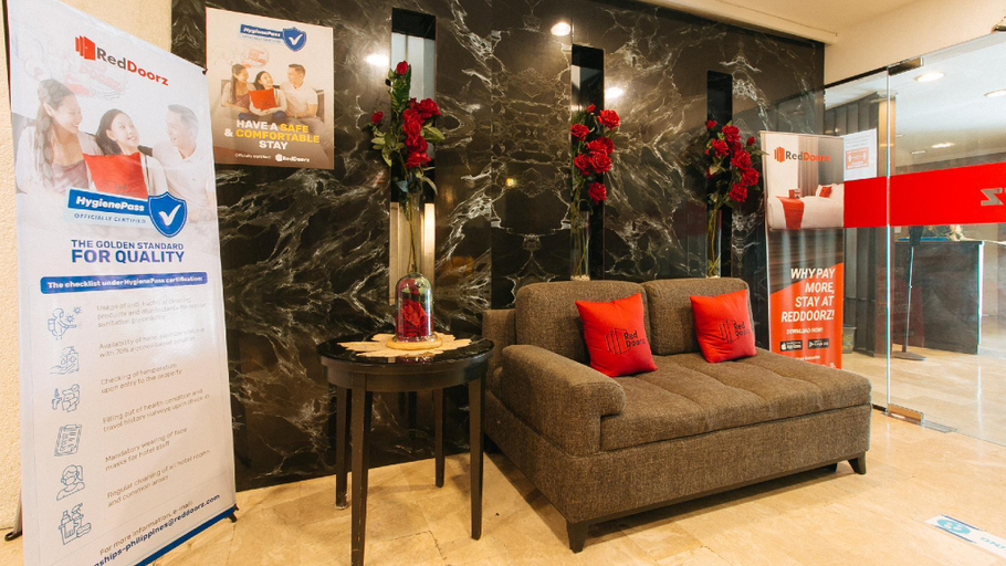Public Area 2, Greenbelt Makati - Vaccinated Staff, Makati City