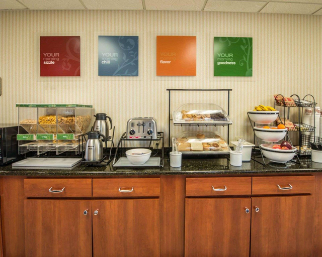 Food & Drinks 4, Comfort Inn & Suites Morganton South, Burke