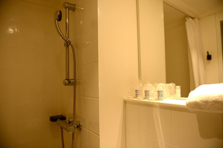 Bathroom 3, Hotel Victoria Lyon Centre Perrache Confluence, Rhône