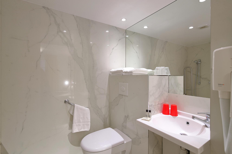 Bathroom 4, Hotel HOR Les Lumieres, Paris