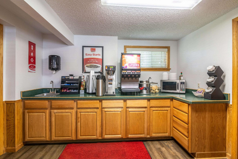 Others 5, Econo Lodge Miles City I-94, Custer