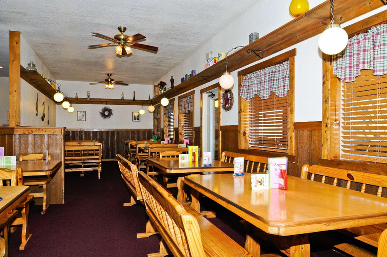Food & Drinks 5, Surestay Plus By Best Western Berkeley Springs, Morgan