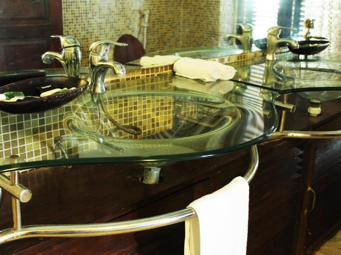 Bathroom 4, Al Johari Hotel, Mjini