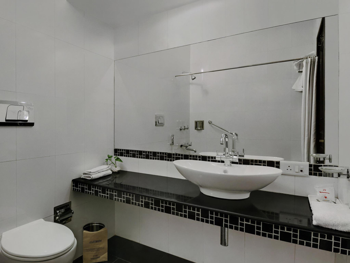 Bathroom 4, Home @ F37 Hotel, Delhi