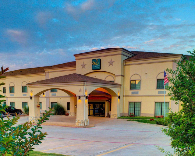 Exterior & Views 1, Quality Inn & Suites Glen Rose, Somervell