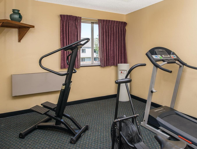 Others 5, Sunset Inn & Suites, Lancaster
