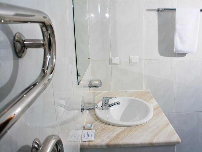 Bathroom 2, Astoria Hotel, Dnipropetrovs'ka