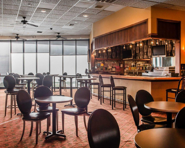 Food & Drinks 5, Suites At Sunchase, Cameron