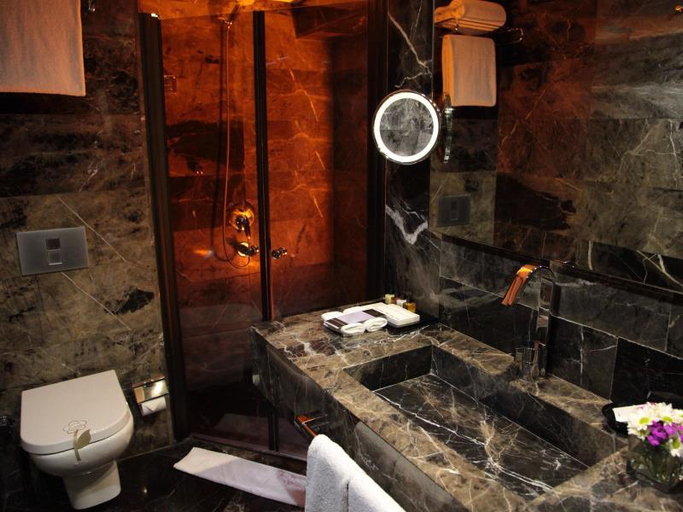 Bathroom 4, Zimmer Hotel Bosphorus, Beyoğlu