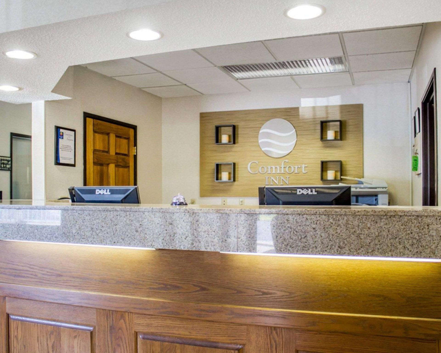 Public Area 3, Quality Inn & Suites Green Bay - Ashwaubenon, Brown