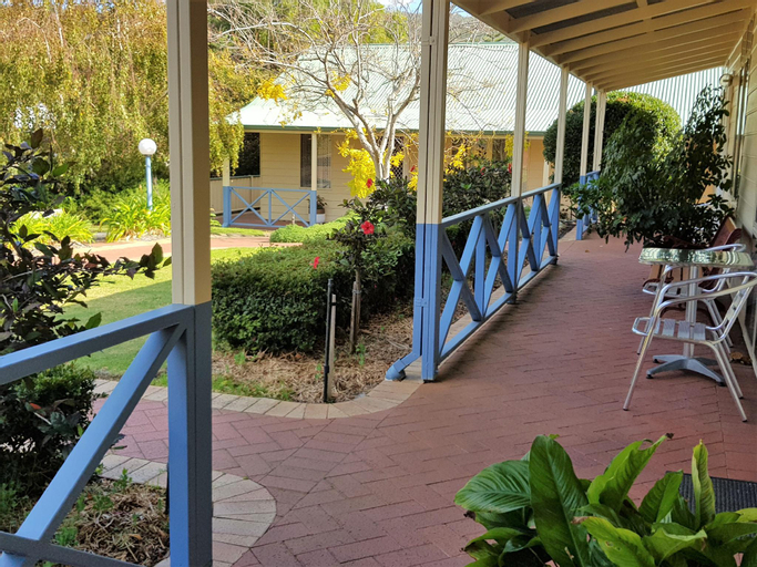 Public Area, Park Avenue Holiday Units, Albany
