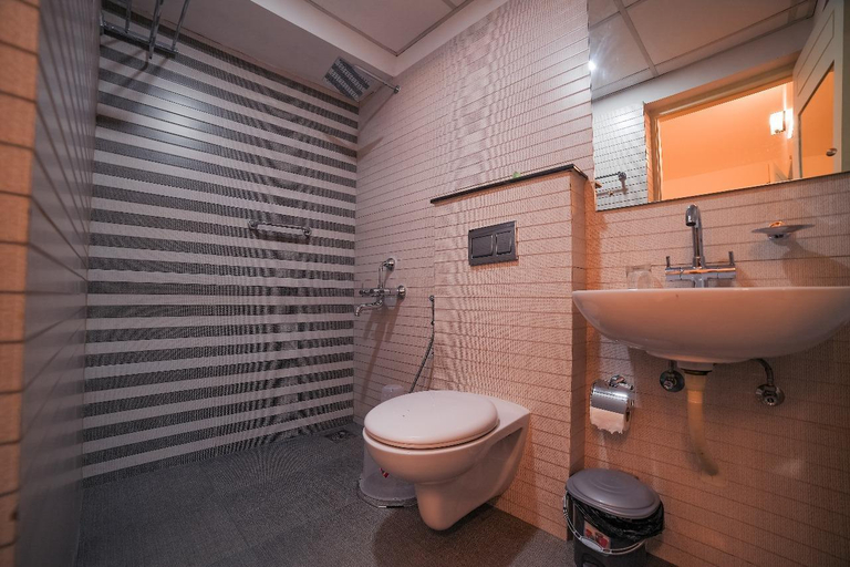Bathroom 3, Ramas Garden, Thiruvananthapuram