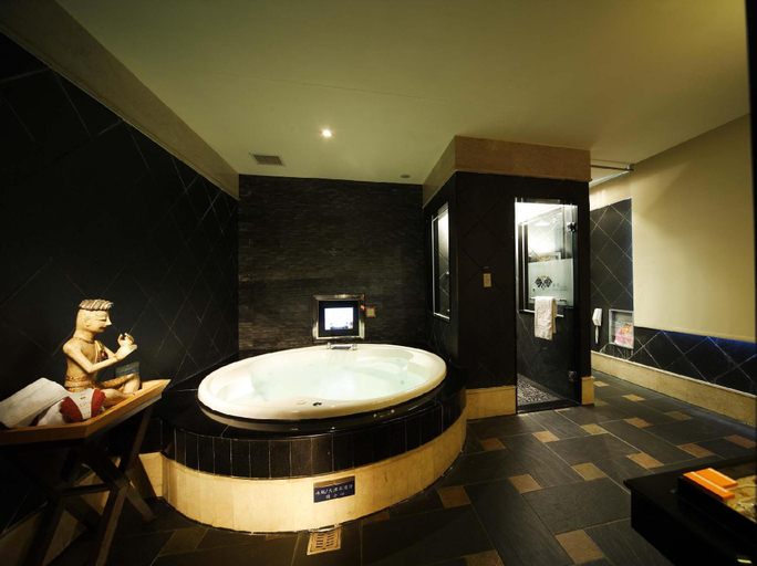 Bathroom 5, Seasons Motel, Kaohsiung
