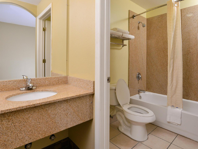 Bathroom 4, Americas Best Value Inn & Suites University Ave, Pulaski