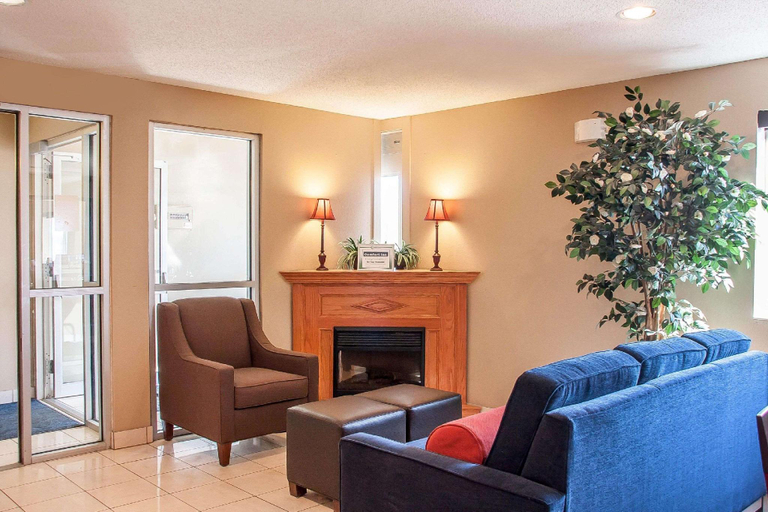 Public Area 2, Comfort Inn Fergus Falls, Otter Tail