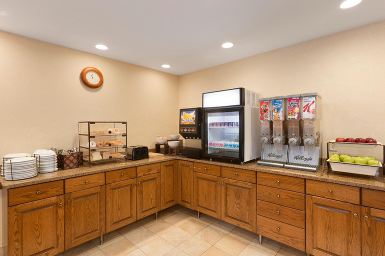 Public Area 2, Willow Inn Suites Rochester, Olmsted