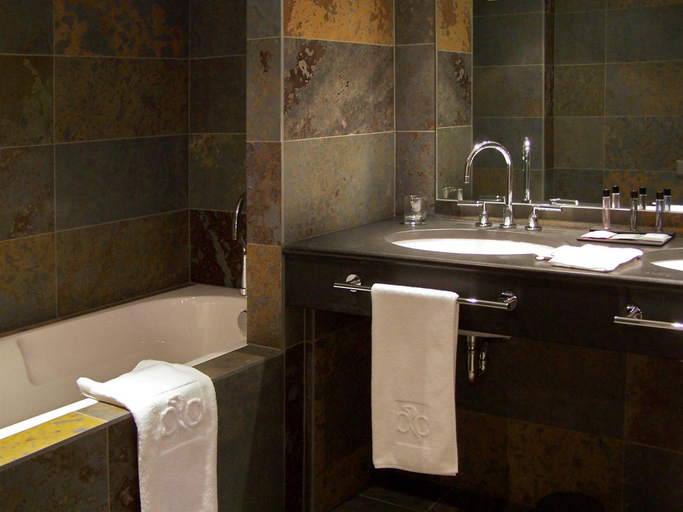 Bathroom 4, Cour du Corbeau Hotel Strasbourg - MGallery Collection, Bas-Rhin