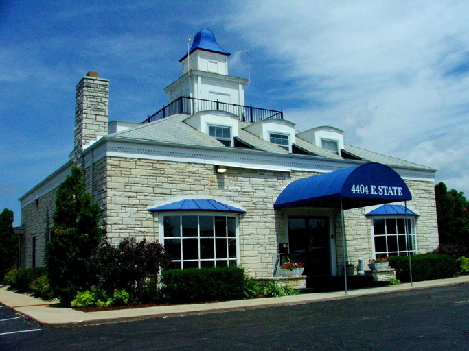 Others 5, Rockford Alpine Inn & Suites, Winnebago