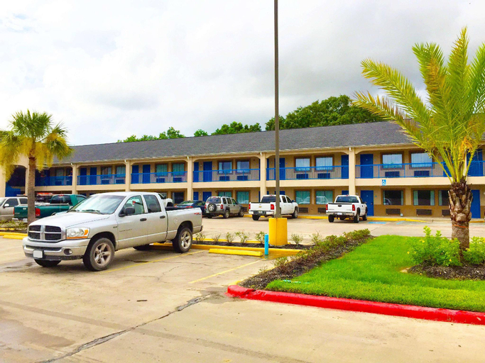Exterior & Views 5, Americas Best Value Inn & Suites Mont Belvieu Houston, Chambers