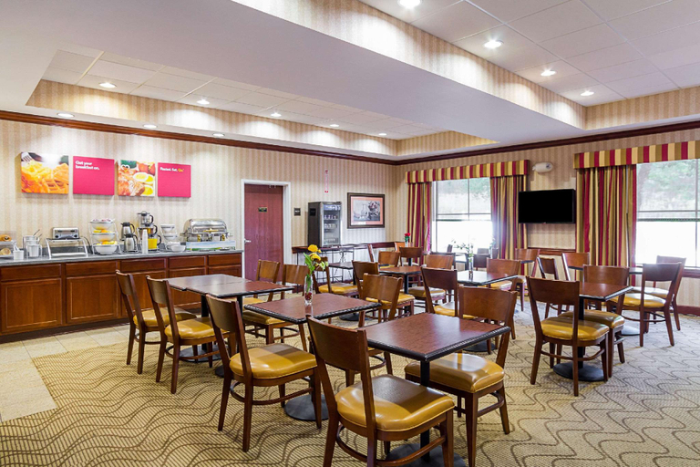 Food & Drinks 4, Comfort Suites Twinsburg, Summit