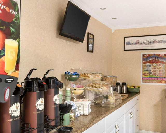 Food & Drinks 5, Rodeway Inn Chincoteague, Accomack
