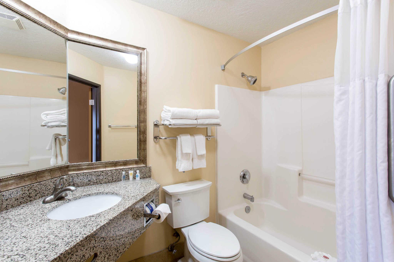 Bathroom 4, Quality Inn Logan near University, Cache